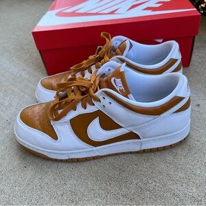 Nike Dunk Low QS Sz 9 Longhorn Curry Dunks FQ6965-700 **